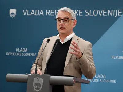 Ljubljana, vlada.<br>Izjava po redni tedenski seji vlade.<br>Minister za gospodarstvo, turizem in sport Matjaz Han.