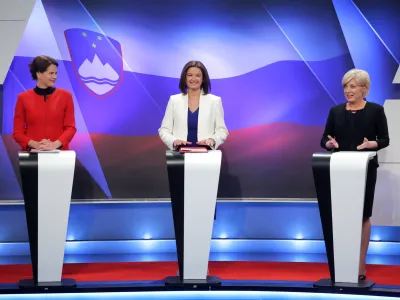 Ljubljana, POP TV.<br>Soocenje pred parlamentarnimi volitvami na POP TV.<br>Gosti predvolilnega soocenja Alenka Bratusek (SAB), Tanja Fajon (SD) in Romana Tomc (SDS).