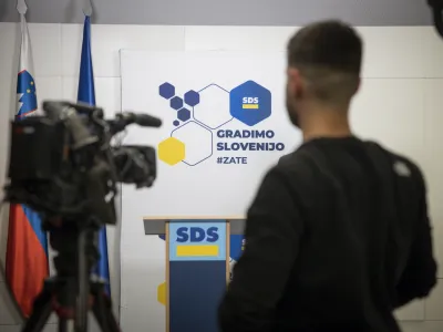 Ljubljana, sedez stranke SDS.<br>Spremljanje rezultatov glasovanja na referendumih stranke SDS.