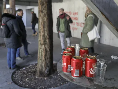 - 11.02.2023 - NEVID(e)NA LUBLANA: Pokažem ti svoje mesto - vodniki z izkušnjo brezdomstva vas popeljejo na skupno odkrivanje druge plati Ljubljane - Tura z Gašperjem ob 200. številki časopisa Kralji ulice  - brezdomci //FOTO: Jaka Gasar