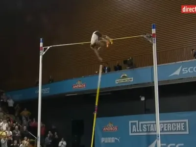 Švedski zvezdnik atletike Armand Duplantis je postavil nov svetovni rekord v skoku s palico. 