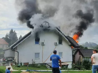 Požar na stanovanjski hiši.