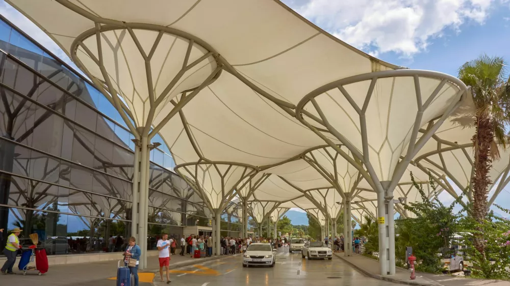 G69H8Y Departures concourse at Split Airport, between Split and Trogir, Croatia