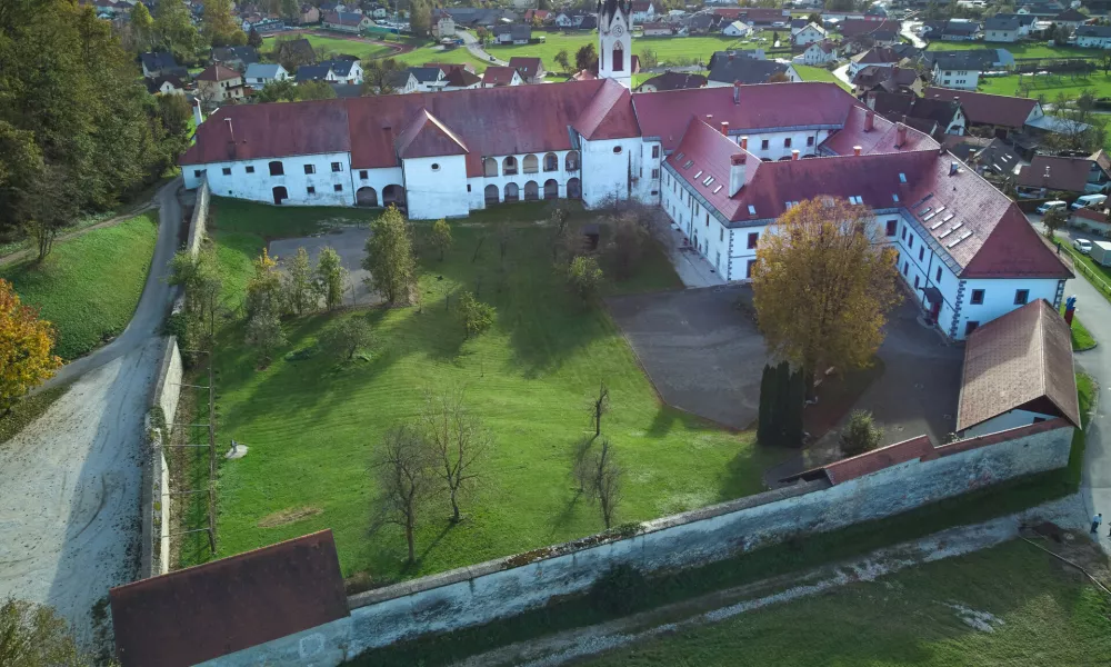 Mekinjski samostan se razteza na 5000 kvadratnih metrih površine. Foto: Blaž T. Muc