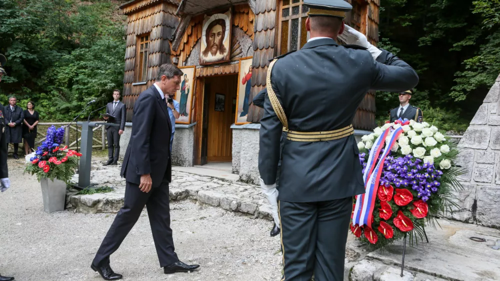 Prireditev zadnja leta zaradi vojne v Ukrajini poteka v okrnjeni zasedbi, brez politične smetane. Na fotografiji nekdanji predsednik republike Borut Pahor.

 

 

 