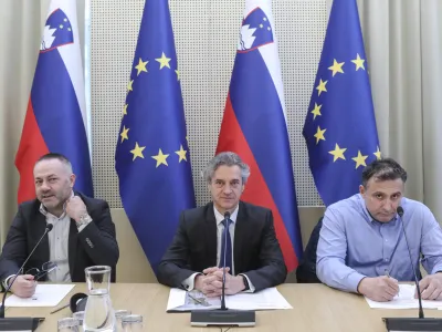 minister za zdravje Danijel Bešič Loredan, predsednik vlade dr. Robert Golob, vodja strateškega sveta za zdravstvo Dr. Erik Brecelj- 27.01.2023 - Strateški svet za zdravstvo – ustanovna seja na kateri so med drugim seznanili z analizo stanja v zdravstvu, na podlagi katere bo pripravil predlog zdravstvene reforme //FOTO: Jaka Gasar