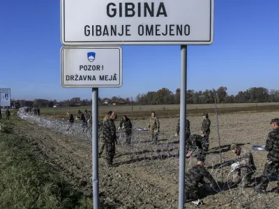 Nekateri mediji so v minulih tednih poročali, da naj bi notranja revizija odkrila več nepravilnosti. Ministrstvo za notranje zadeve je včeraj to zanikalo. 