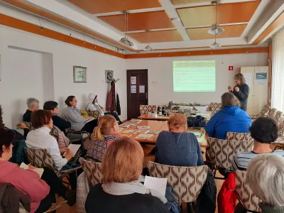 V prostorih krajevne skupnosti Primskovo so v pomlad vstopili s poučno delavnico o zeliščih in začimbah kot pomembnem delu prehranske samooskrbe.