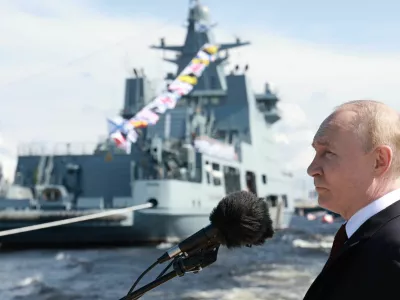 Russia's President Vladimir Putin delivers a speech during the annual Navy Day parade in Saint Petersburg, Russia July 28, 2024. Sputnik/Vyacheslav Prokofyev/Pool via REUTERS ATTENTION EDITORS - THIS IMAGE WAS PROVIDED BY A THIRD PARTY.