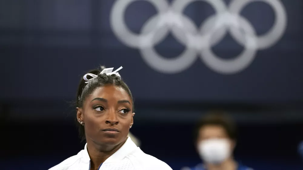 Simone Biles je na olimpijskih igrah osvojila sedem kolajn, od tega štiri zlate leta 2016 v Riu de Janeiru.

 