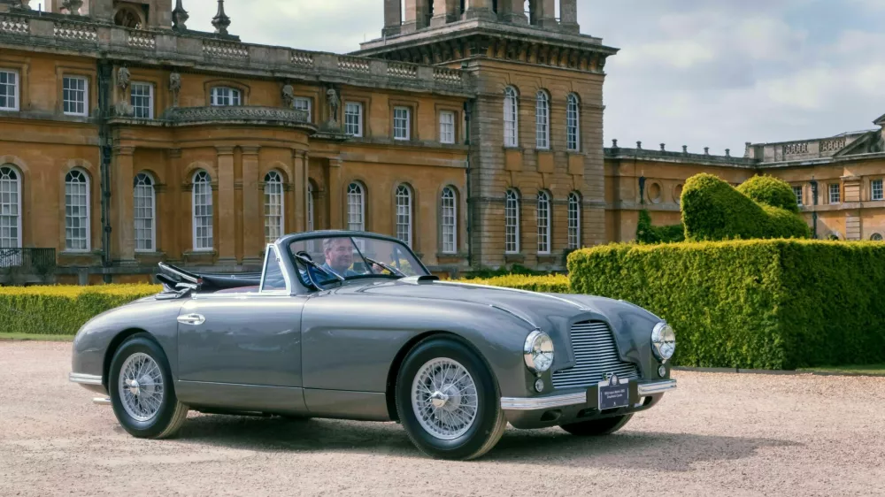 Za DB2, pod katerega obliko se je podpisal Frank Feeley, so mnogi dejali, da je najlepši avo svojega časa. Naprodaj je bil kot dvosedežni kupe in kabriolet (poimenovali so ga drophead coupe). Foto: Alamy