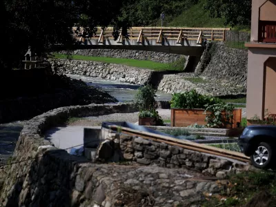 Ljubno ob Savinji.Leto dni po ujmi obcine v Savinjski dolini pospeseno sanirajo plazove, ceste in drugo infrastrukturo.