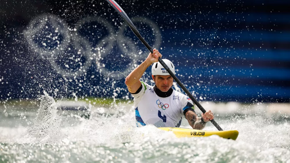 Francija, Pariz.Poletne olimpijske igre 2024 v Parizu.Slalom na divjih vodah za moske, kajak, polfinale.Slovenski kajakas Peter Kauzer.