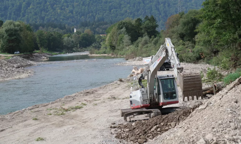 vodna ujma, Savinja, Letuška gmajna, nabrežje, urejanje. Foto: Tatjana Pihlar 