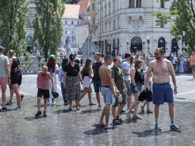 - 10.07.2024 - Ljubljana - vročina, vročinski val, pripeka, hlajenje, turisti //FOTO: Jaka Gasar