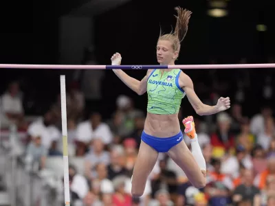 Tina Sutej, of Slovenia, competes during the women's pole vault final at the 2024 Summer Olympics, Wednesday, Aug. 7, 2024, in Saint-Denis, France. (AP Photo/Matthias Schrader)