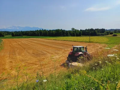 Sorško polje kmetje traktor