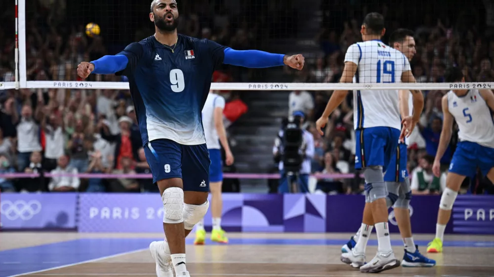 Paris 2024 Olympics - Volleyball - Men's Semifinals - Italy vs France - South Paris Arena 1, Paris, France - August 07, 2024. Earvin Ngapeth of France reacts. REUTERS/Annegret Hilse