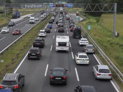 - 21.06.2024 - zastoji na zahodni ljubljanski obvoznici, smer primorska - policija //FOTO: Jaka Gasar