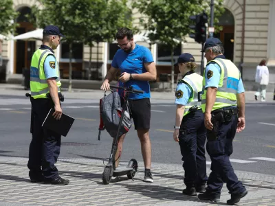 12.07.2022 - kontrola prometa - policisti izvajajo poostren nadzor nad kršitvami enoslednih vozil. skiroFOTO: Luka Cjuha