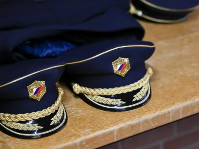 Policija, simbolična fotografija.- 3.04.2024 – Podelitev medalj policije za hrabrost in požrtvovalnost. Policijska akademija, Tacen. //FOTO: Nik Erik Neubauer