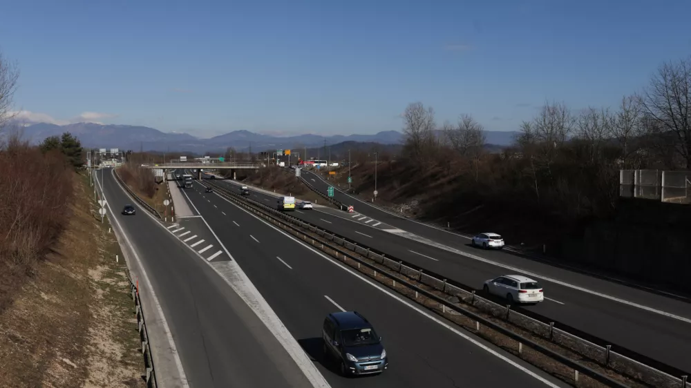 21.02.2024. DARS - štajerska avtocesta - odsek Domžale pri izvozu za Sneberje. Foto: Bojan Velikonja