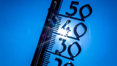 FILED - 19 July 2022, Mecklenburg-Vorpommern, Schwerin: A view of an outdoor thermometer. Photo: Jens Büttner/dpa