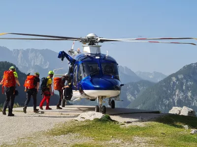 Ponesrečenega planinca so našli drugi dan obsežnega iskanja v okolici Vršiča. F PU Kranj