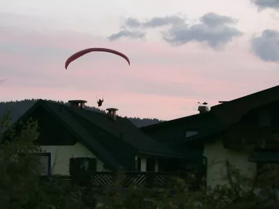 Jadralni padalec v Šmartnem pod Šmarno goro