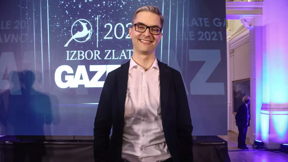 ﻿Edvard König, ustanovitelj podjetja EKWB, zlate slovenske gazele 2021,- 26.10.2021 – Tour de Gazela 2021 - sklepna prireditev Slovenska gazela 2021 v organizaciji časnika Dnevnik – slavnostna razglasitev zlate, srebrne in bronaste gazele - najboljše med najhitreje rastočimi podjetji – finale v Narodni galeriji v Ljubljani.//FOTO: Luka Cjuha