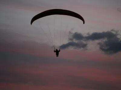 Jadralni padalec v Šmartnem pod Šmarno goro