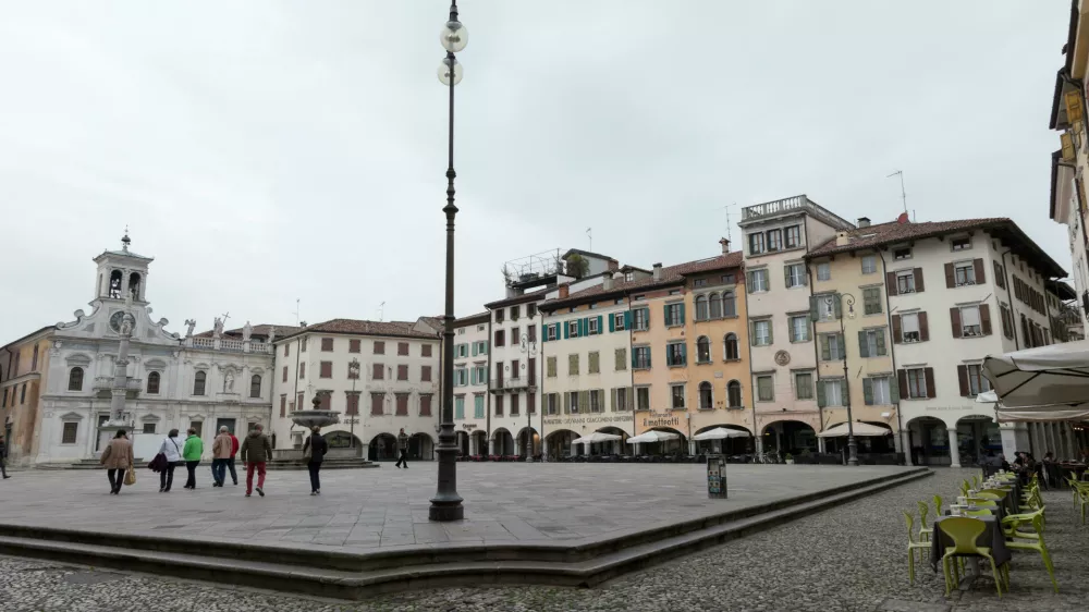 EKP3MD Overview of Piazza Matteotti, Udine