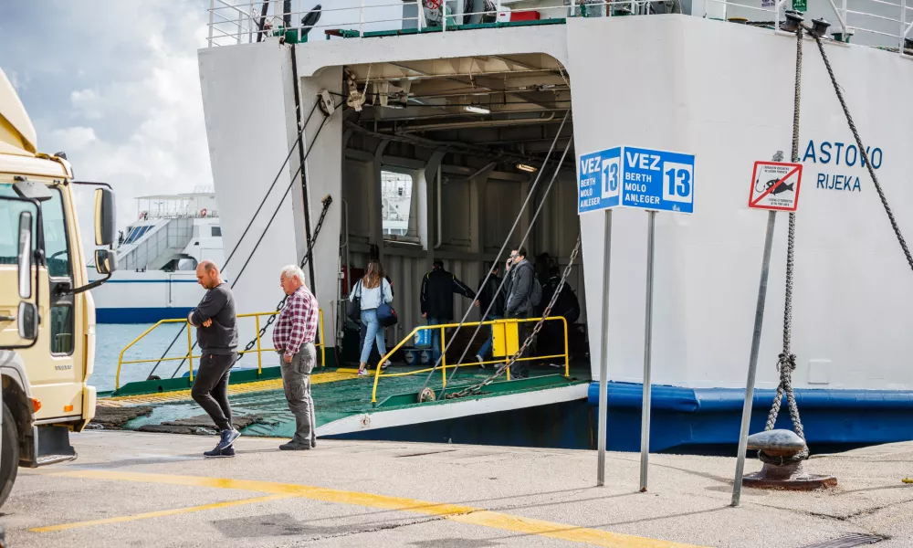 26.04.2024., Split - Trajekt Lastovo isplovio je u 17h prema Vela Luci i Lastovu. Marcelino Simic se espio ukrcat medju primi putnicima u trajekt. Photo: Zvonimir Barisin/PIXSELL