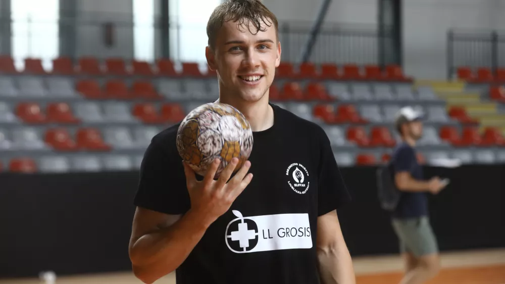 Staš Jovičić Slatinsek22.08.2024 - medijsko druženje z Rokometnim društvom Slovan - rokometFOTO: Luka Cjuha