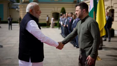 Ukraine's President Volodymyr Zelenskiy welcomes India's Prime Minister Narendra Modi, amid Russia's attack on Ukraine, in Kyiv, Ukraine August 23, 2024. Ukrainian Presidential Press Service/Handout via REUTERS ATTENTION EDITORS - THIS IMAGE HAS BEEN SUPPLIED BY A THIRD PARTY.