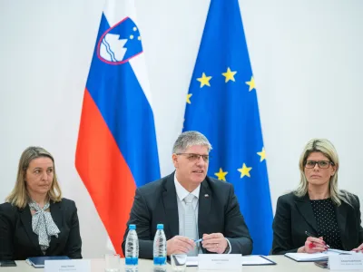 Ljubljana, MNZ.<br>Srecanje ministra za notranje zadeve Bostjana Poklukarja s predstavniki nevladnih organizacij.