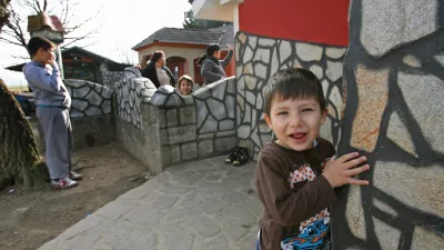 ﻿- romi - romski otroci - otrok - - 20.01.2016 - Romsko naselje Oaza v občini Grosuplje - //FOTO: Tomaž Skale 