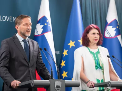 Ljubljana, Vlada.Novinarska konferenca po seji vlade na kateri so minister za finance Klemen Bostjancic, drzavna sekretarka na ministrstvu za finance Katja Bozic in ministrica za kulturo Asta Vrecko predstavili sprejete odlocitve po obravnavi prvega paketa predlogov davcnih sprememb.