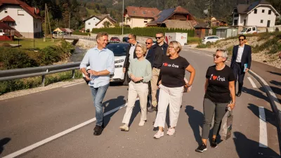 Crna na Koroskem, obcina.Obisk predsednika vlade Roberta Goloba in predsednice Evropske komisije Ursule von der Leyen v Crni na Koroskem.Ogled rekonstrukcije cestnega odseka, ki je bil obnovljen s sredstvi solidarnostnega sklada.