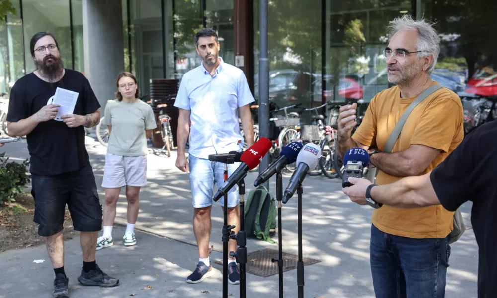 Arne Vehovar- 03.09.2024 - novinarska konferenca pred začetkom zbiranja podpisov za razpis naknadnega občinskega referenduma o spremembah odloka o Krajinskem parku Tivoli, Šišenski hrib, in Rožnik //FOTO: Jaka Gasar