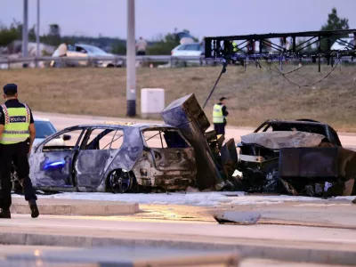 03.09.2024., Omis - Oko 17.45 sati doslo je do pozara nakon sto je vozilo udarilo u agregat za istakanje goriv na benzinskoj pumpi na autocesti A1 odmoriste Mosor Jug. Prema prvim informacijama ministar Bozinovic potvrdio je da je jedna osoba poginula dok su tri prevezene u bolnicu. Photo: Ivo Cagalj/PIXSELL