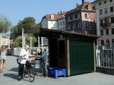 Če bo mestni svet potrdil predlagane spremembe odloka, bo občina v prihodnosti lokacije lahko oddala za največ štiri leta. Foto: Tomaž Skale 