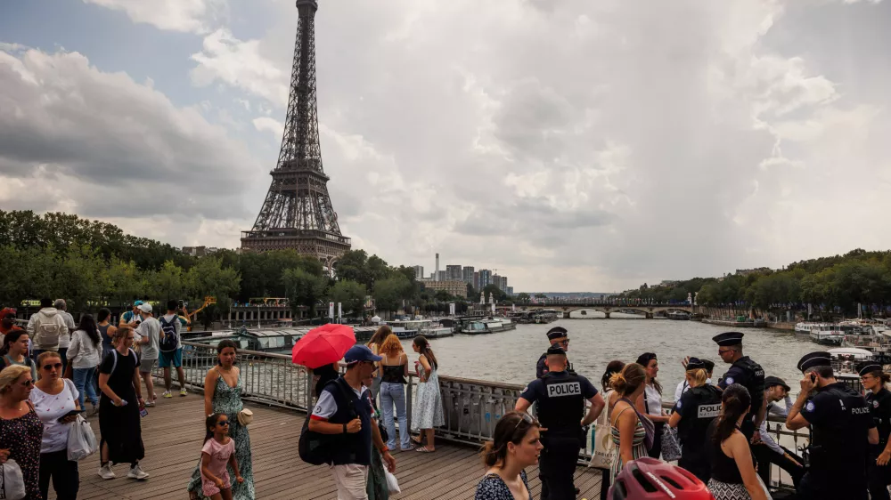 Francija, Pariz.Poletne olimpijske igre 2024 v Parizu.Eifflov stolp z mostu Passerelle Debilly.