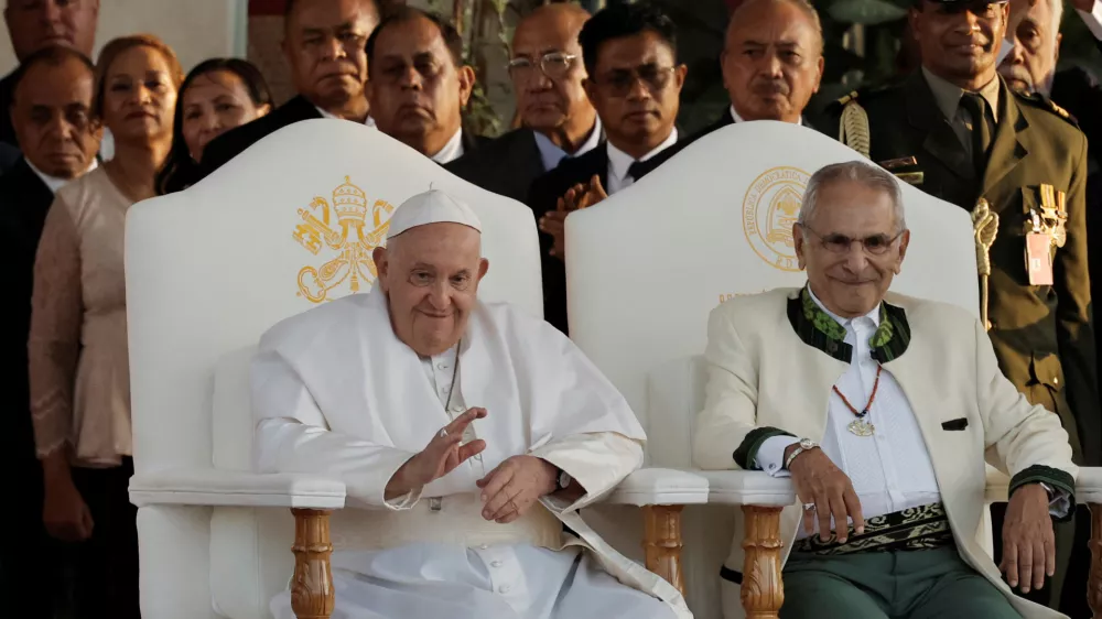 Pope Francis and East Timor's President Jose Ramos-Horta attend a welcoming ceremony at the Presidential Palace in Dili on September 9, 2024.   YASUYOSHI CHIBA/Pool via REUTERS