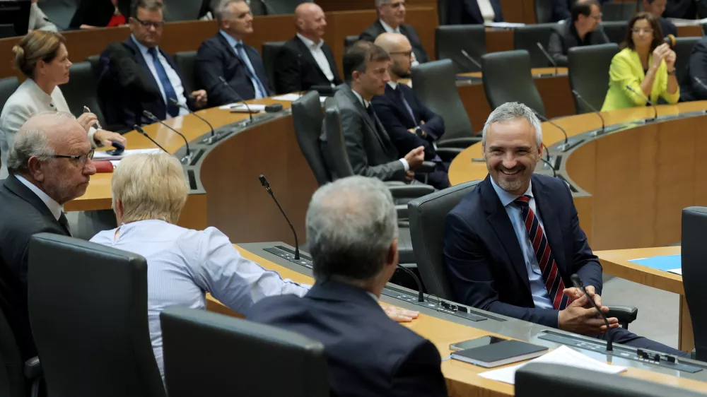 Ljubljana, DZ.Izredna seja DZ, na kateri so obravnavali predlog priporocila vladi eno leto po lanskoletnih avgustovskih poplavah in zemeljskih plazovih.Vodja poslanske skupine stranke NSi Janez Cigler Kralj.