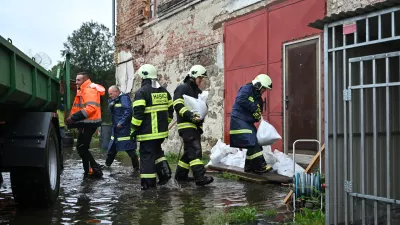 14 September 2024, Czech Republic, ---: Firefighters are on duty due to flooding in the Liberec region. Heavy continuous rain has led to flood alerts on many rivers and streams in the Czech Republic. The highest warning level 3 ("danger") was in force at more than 25 gauging stations on Saturday morning. Water levels are expected to rise further over the weekend. Photo: Petrá?ek Radek/CTK/dpa