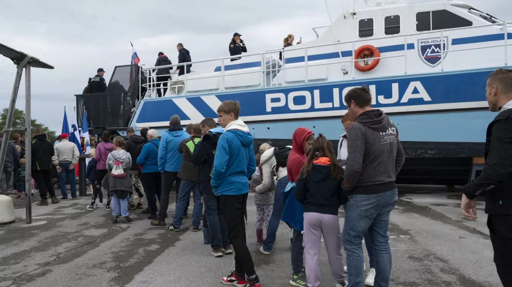 15.09.2024 ZgodoVikend - odprtje prenovljene notranjosti policijskega čolna P-111; dinamični prikaz dela bombnih tehnikov Specialne enote, Park vojaške zgodovine, PivkaFOTO: Nik Erik Neubauer