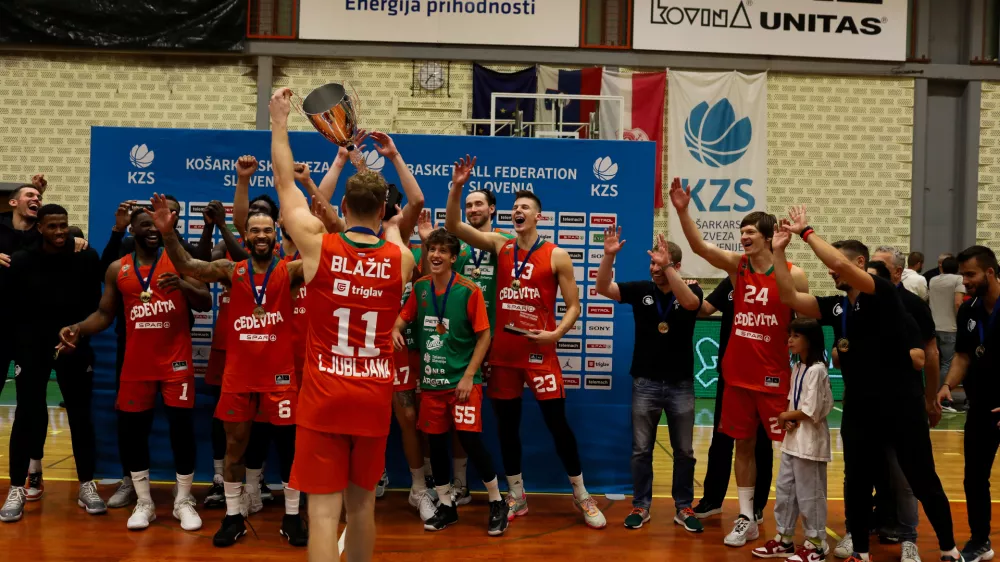 - košarkarji Cedevite Olimpije - zmagovalci Superpokala 2023.- 25.09.2023 – košarka - Cedevita Olimpija: Kansai Helios Suns, superpokal Slovenije 2023 //FOTO: Bojan Velikonja