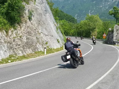 Motoristi na cesti