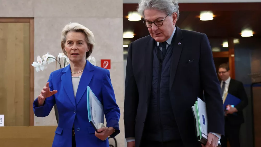 Thierry Breton je bil eden pomembnejših komisarjev Ursule von der Leyen. Pričakovalo se je, da bo tudi v novi komisiji zasedel pomemben položaj. V mnogih evropskih državah ni bil priljubljen, ker naj bi preveč zastopal interese svoje države. Foto: Reuters